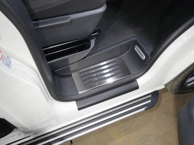 Volkswagen Transporter; Caravelle (15–) Накладки на пластиковые пороги (лист шлифованный) 3шт